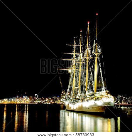 Sailing ships Esmeralda
