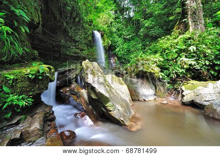 Waterfall in Borneo, Mahua Waterfall