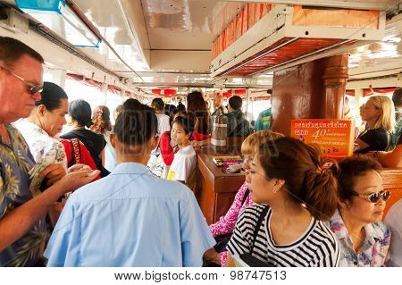 Crossing Chao Phraya River, Bangkok