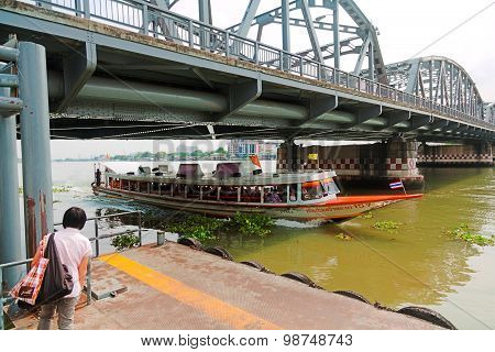 Crossing Chao Phraya River, Bangkok