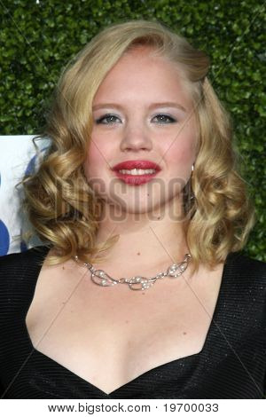 Los Angeles jul 28: Sofia Vassilieva kommt in der 2010-Cbs, cw, Showtime Sommer Presserundgang 