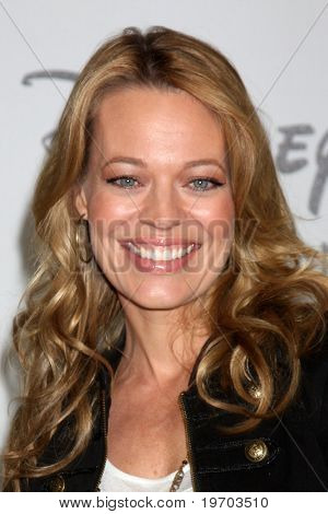 BEVERLY HILLS, CA - AUG 1: Jeri Ryan a Disney / ABC Summer Press Tour su 1° agosto 2010 in essere