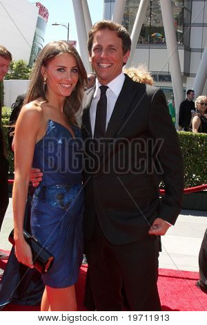 LOS ANGELES - 21 de agosto: Seth Meyers chega 2010 criativo Primetime Emmy Awards no Nokia Theat