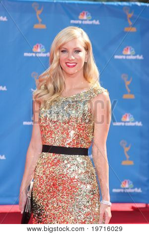  LOS ANGELES - 29.08.2009: Meredith Monroe kommt bei den 2010 Emmy Awards im Nokia Theater, LA Live 