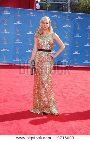  LOS ANGELES - 29.08.2009: Meredith Monroe kommt bei den 2010 Emmy Awards im Nokia Theater, LA Live 