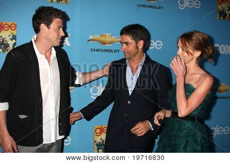 LOS ANGELES - SEP-7: Cory Monteith, John Stamos & Jayma Mays kommt bei der GLEE-Premiere-Screeni