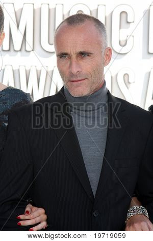 LOS ANGELES - SEP 12: Gregor Chigal dorazí na 2010 MTV Video Music Awards na Nokia - LA Live 
