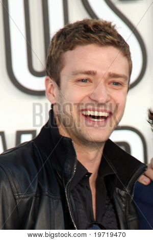 LOS ANGELES - SEP 12: Justin Timberlake dorazí na 2010 MTV Video Music Awards na Nokia - LA L
