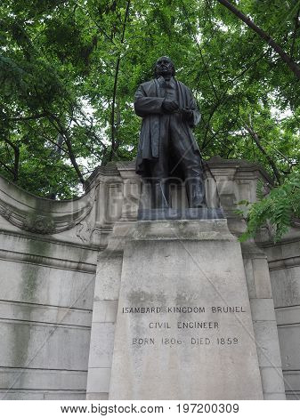 Brunel Statue In London