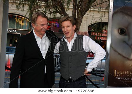 LOS ANGELES - SEP 19: Sam Neill, David Wenham ankommer til Sagnet om vogterne: den ugler af Ga