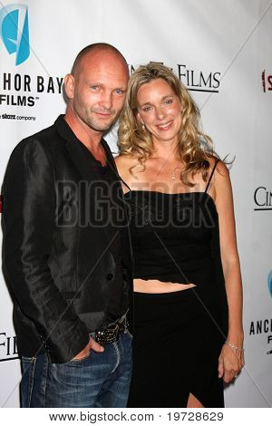 LOS ANGELES - SEP 29: Andrew Howard, Mollie Milligan arriva a 