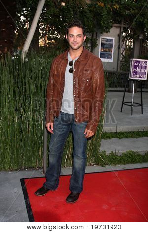 LOS ANGELES - 7 oct: Brandon Barash มาถึงที่หมาย 