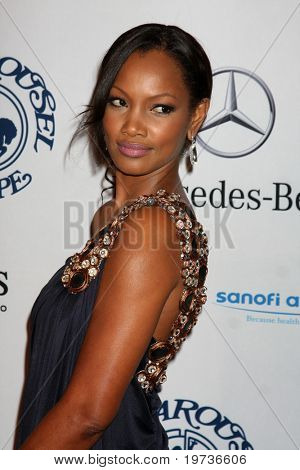 LOS ANGELES - OCT 23: Garcelle Beauvais přijíždí na 2010 kolotoč naděje plese v Beverly Hilton