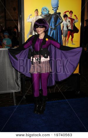 LOS ANGELES - OCT 30:  Erin Sanders arrives at the 