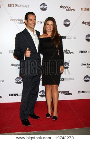 LOS ANGELES - NOV 1: Hélio Castroneves ankommer til Dancing With The Stars 200 Vis fest på Bo