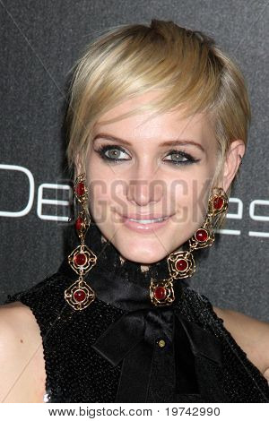 LOS ANGELES - NOV 2: Ashlee Simpson-Wentz ankommer på årtier Denim modeshow i Private hjem