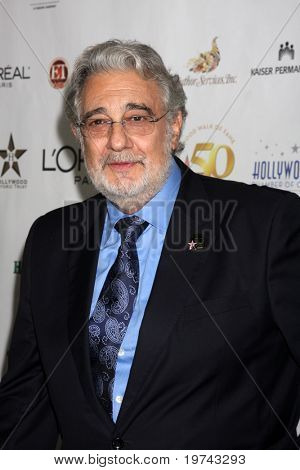 LOS ANGELES - 3 nov: Placido ในซันโตโดมิงโกแบ่งมาถึงที่ฮอลลีวูดวอล์กออฟเฟม Celebra ปี 50
