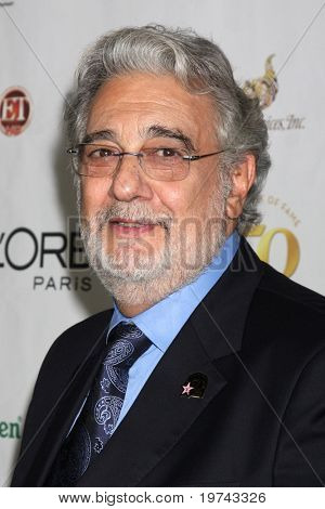 LOS ANGELES - 3 nov: Placido ในซันโตโดมิงโกแบ่งมาถึงที่ฮอลลีวูดวอล์กออฟเฟม Celebra ปี 50