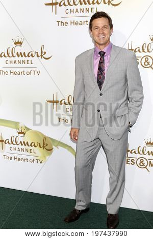LOS ANGELES - JUL 27:  Eric Close at the Hallmark TCA Summer 2017 Party at the Private Residence on July 27, 2017 in Beverly Hills, CA