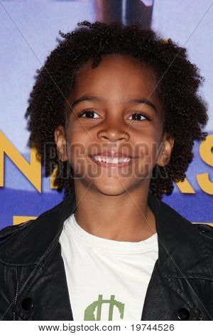 LOS ANGELES - 6 novembre: Terrell Ransom Jr. arriva al Days of Our Lives 45th Anniversary Party presso 