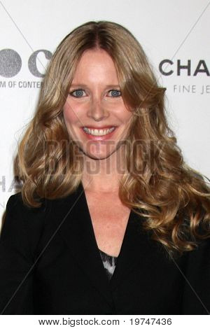 LOS ANGELES - 13 NOV: Lauralee Bell arrive au Gala annuel de la MOCA 