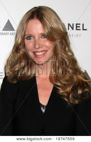 LOS ANGELES - 13 NOV: Lauralee Bell arrive au Gala annuel de la MOCA 