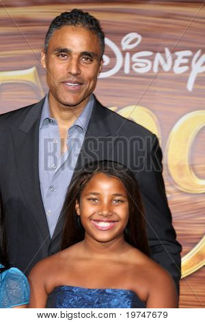 LOS ANGELES - NOV 14: Rick Fox, datter Sasha Gabriella Fox ankommer på 
