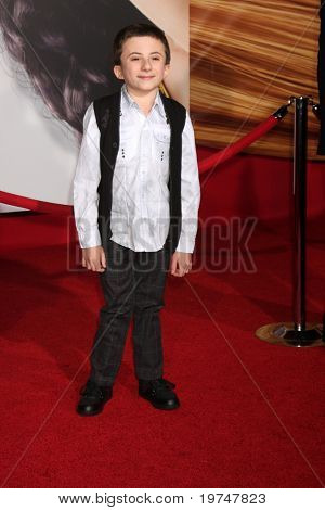 LOS ANGELES - NOV 14: Atticus Shaffer kommt bei der Weltpremiere von 