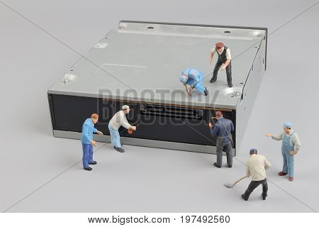 Mini Engineer And Worker Meeting And  Cd Rom