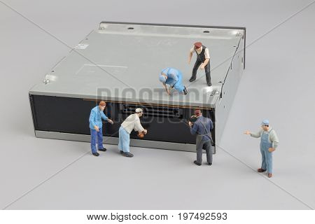 Mini Engineer And Worker Meeting And  Cd Rom