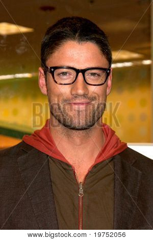 LOS ANGELES - 19 listopada: James Scott w Book Launch na 