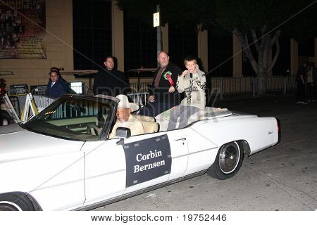 LOS ANGELES - NOV 22:  Lester Speight arrives at the 