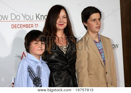 LOS ANGELES - 13 déc: Jennifer Nicholson & les enfants à la fête de Noël annuelle de Heather Tom 2010