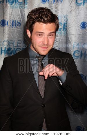 LOS ANGELES - 5 gennaio: Ben Rappaport arriva al 2011 Choice Awards di People al Nokia Theater presso LA Li