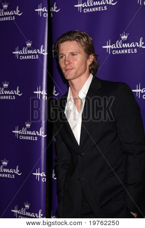 LOS ANGELES - 7 de JAN: Thad Luckinbill llega a la fiesta de TCA de sello invierno 2011 en torneo de