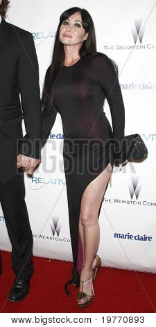 LOS ANGELES - JAN 16: Shannen Doherty dorazí na The Weinstein společnost a Relativity Media 2011 G