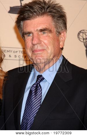 LOS ANGELES - JAN 20: Tom Freston arriva al 20th Annual induzione ATASHall di fama del Comitato