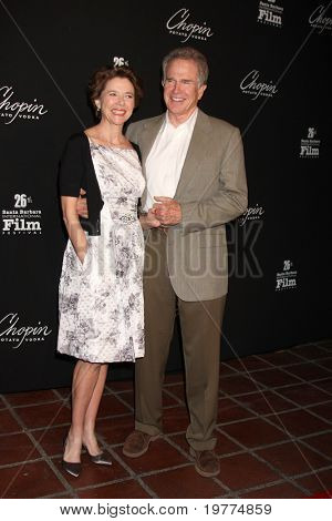 SANTA BARBARA - JAN 28: Annette Bening, Warren Beattyn saapuu American Riviera palkinnon esitystapa