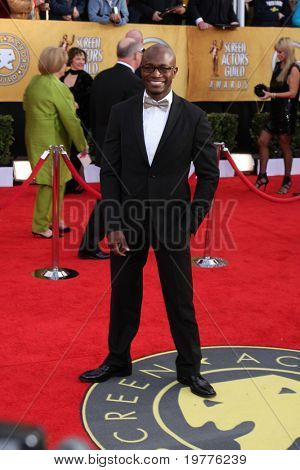 LOS ANGELES - JAN 30: Taye Diggs arriva presso il 2011 Screen Actors Guild Award al santuario Auditori