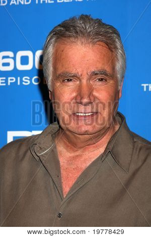 LOS ANGELES - FEB 7: John McCook na 6000th Show Celebration na odvážné & krásné na CBS 