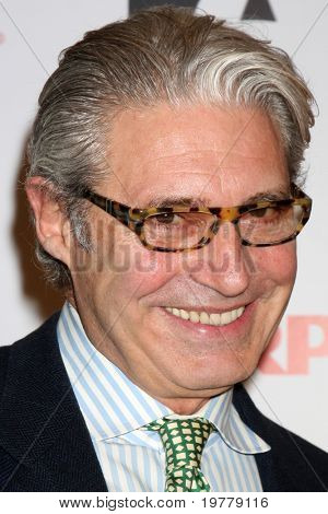 Los Angeles feb 7: Michael Nouri kommt an der 2011 Aarp 