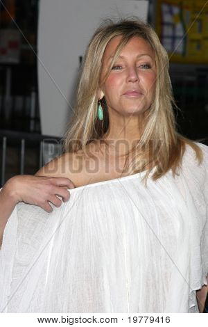 LOS ANGELES - 8 FEB: Heather Locklear arriva alla Premiere di 
