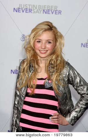 LOS ANGELES - 8 feb: มา Peyton รายการถึงที่ 