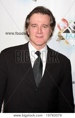 LOS ANGELES - FEB 10: Frank Dicopoulos dorazí na Gala 2011 FAAN Los Angeles v El Rey Theater