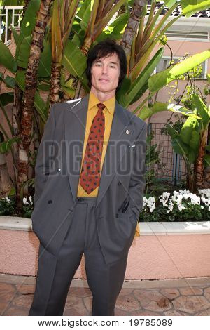 LOS ANGELES - 20 feb: มอ Ronn มาถึงที่คาทอลิก 2011 ในสื่อร่วมรางวัลบรันช์ที่ 