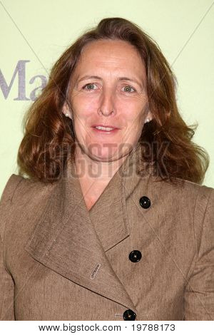 LOS ANGELES - 25 FEB: Fiona Shaw arriva al quarto annuale donne nel Film Pre-Oscar Cocktail Party  