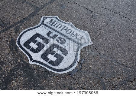 Midpoint In The Historic Route 66.