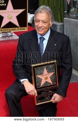 LOS ANGELES - 1. marts: Maestro Zubin Mehta deltager Hollywood Walk af Fame Star ceremoni honori
