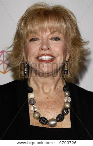 LOS ANGELES - 4 มีนาคม: Pat Mitchell มาถึงที่เดินตาย PaleyFest2011 เหตุการณ์ที่ซาบาน