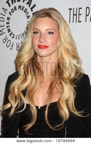 Лос-Анджелес - 16 Мар: Хизер Моррис, прибывающие в «Glee» PaleyFest 2011 в театре Сабан в Марк